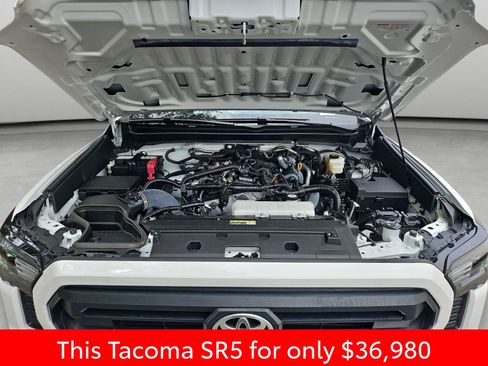 Used 2024 Toyota Tacoma SR5 AWD/4WD image 38