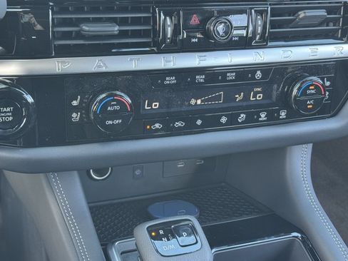 New 2026 Nissan Pathfinder Platinum AWD/4WD image 12
