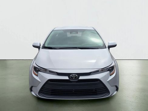 Used 2024 Toyota Corolla LE FWD image 9