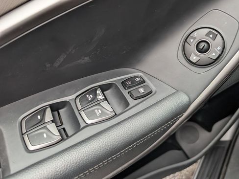 Used 2017 Hyundai Santa Fe SE image 37