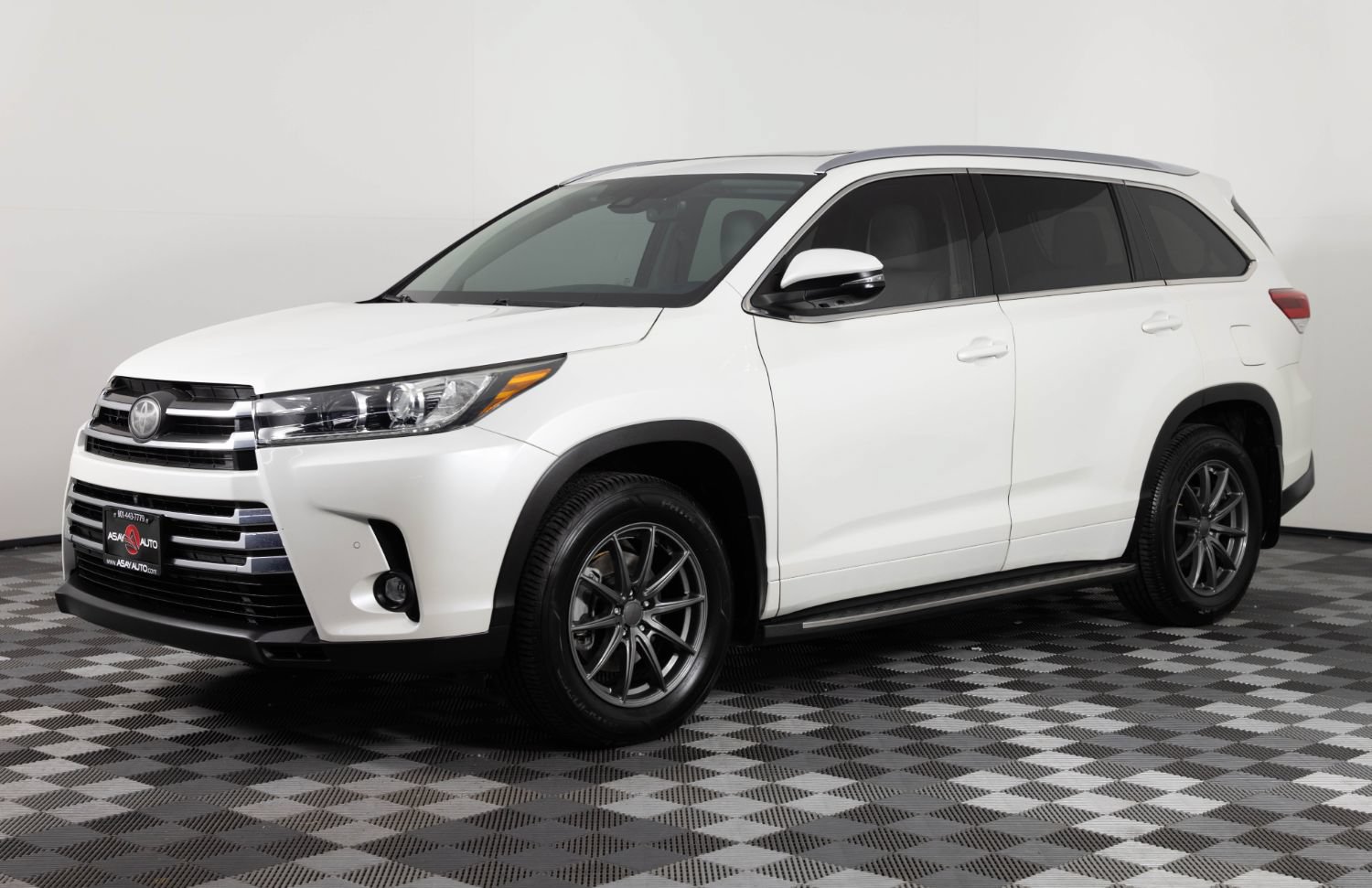 Used 2019 Toyota Highlander Limited Platinum AWD/4WD image 1