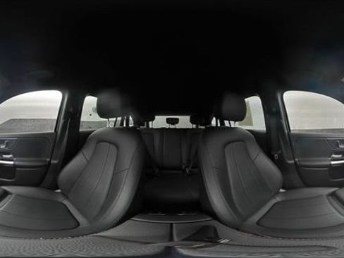 Used 2025 Mercedes-Benz GLA 250 4MATIC image 28