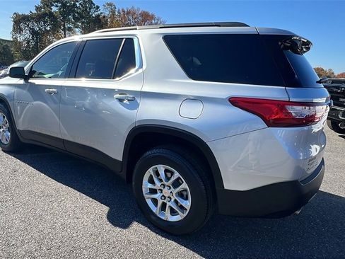 Used 2021 Chevrolet Traverse LT image 7