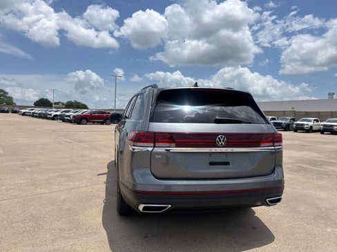 Used 2024 Volkswagen Atlas SE FWD image 18