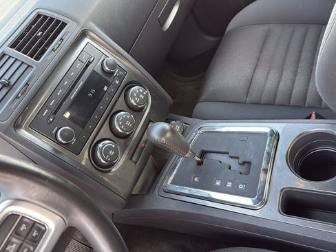 Used 2014 Dodge Challenger SXT RWD image 21