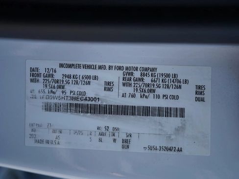 Used 2017 Ford F550 4x4 Crew Cab Super Duty image 30