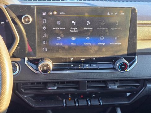 Used 2024 Chevrolet Colorado W/T image 15