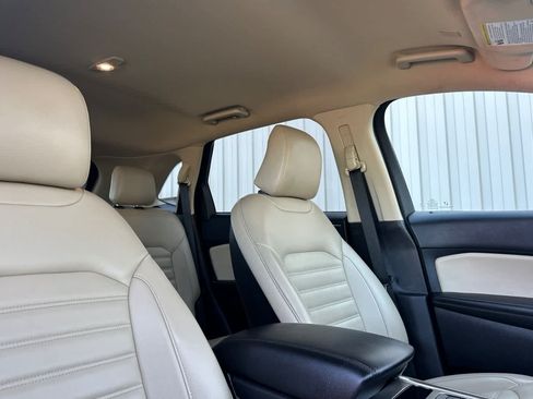Certified 2024 Ford Edge SEL AWD/4WD image 17