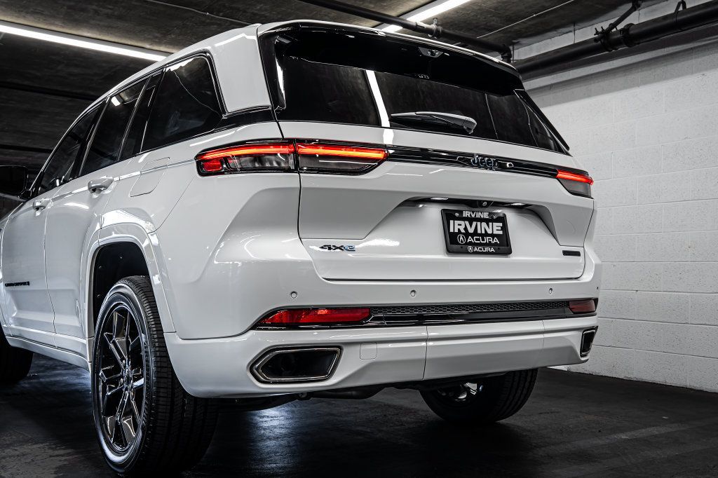 Used 2023 Jeep Grand Cherokee 30th Anniversary AWD/4WD image 16