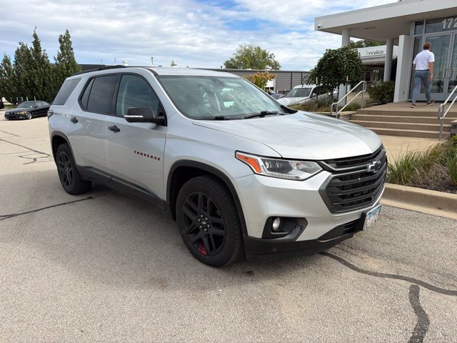 Used 2021 Chevrolet Traverse Premier w/ Redline Edition AWD/4WD image 2