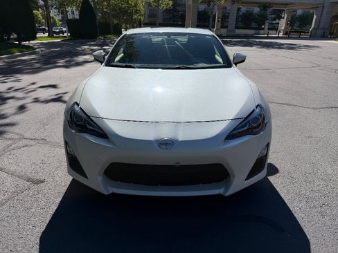 Used 2013 Scion FR-S RWD image 4