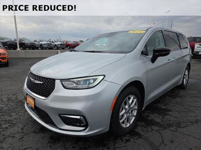 Certified 2024 Chrysler Pacifica Touring-L
