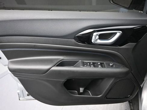 New 2025 Jeep Compass Latitude w/ Convenience Group image 12