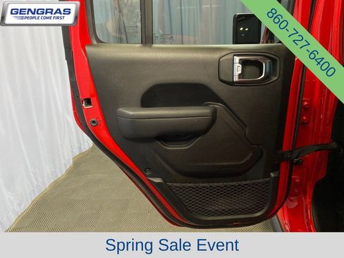 Used 2025 Jeep Wrangler Unlimited Rubicon 4xe w/ Convenience Group AWD/4WD image 23