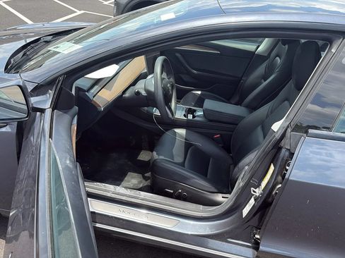 Used 2023 Tesla Model 3 Standard Range RWD image 3