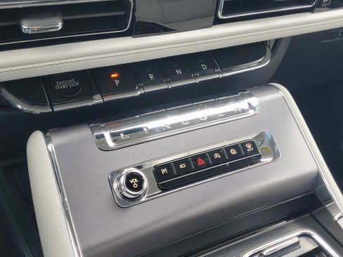 New 2026 Lincoln Aviator AWD image 21