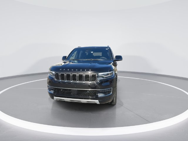 Used 2024 Jeep Wagoneer L Series II w/ Flexible Seating Group AWD/4WD image 3