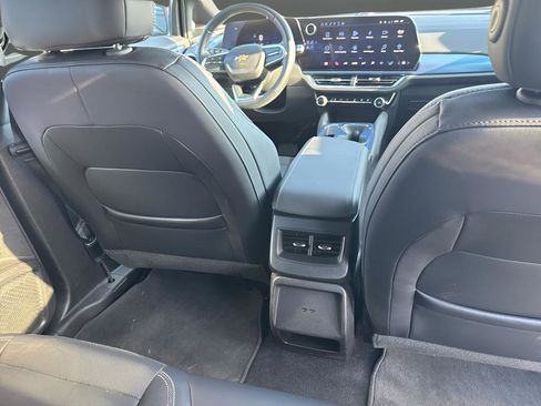 Used 2025 Chevrolet Equinox EV LT w/ Convenience Package image 35