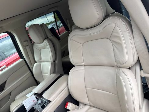 Used 2019 Lincoln Navigator Reserve AWD/4WD image 5