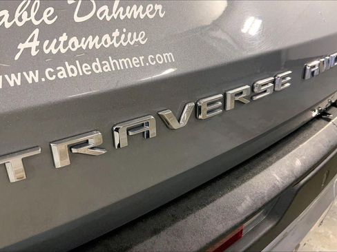 Used 2024 Chevrolet Traverse LT image 8
