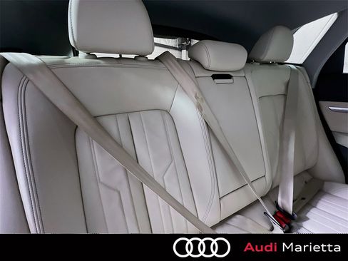 Used 2022 Audi e-tron Premium w/ Convenience Plus Package image 27