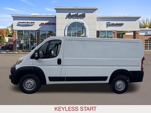 Used 2025 RAM ProMaster 2500 w/ Convenience Group FWD image 5