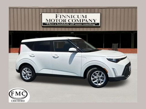 Used 2025 Kia Soul LX w/ LX Technology Package FWD image 1