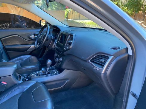 Used 2020 Jeep Cherokee Latitude Plus FWD image 55