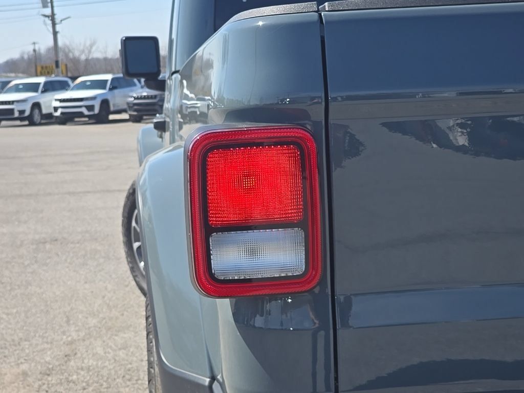 New 2026 Jeep Gladiator Sport AWD/4WD image 11
