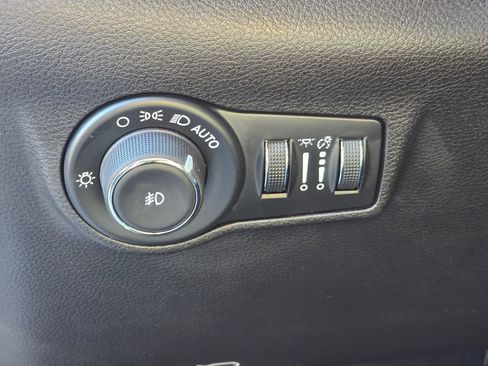 Used 2024 Jeep Compass Limited w/ Elite Group AWD/4WD image 14