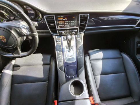 Used 2016 Porsche Panamera S RWD image 10