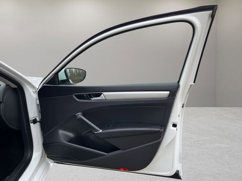 Used 2018 Volkswagen Passat 2.0T S image 29