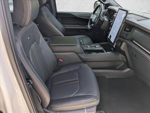 Used 2024 Ford Expedition Platinum AWD/4WD image 24