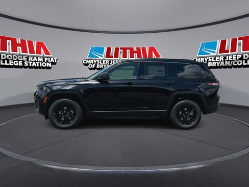 New 2026 Jeep Grand Cherokee Altitude RWD image 5
