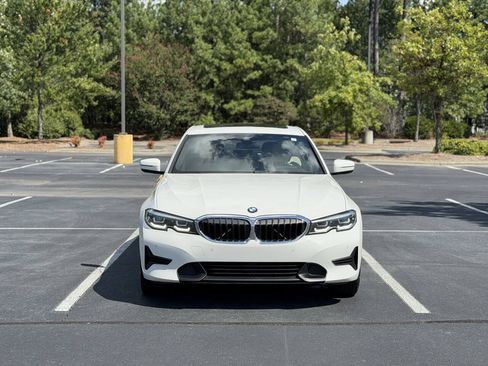 Used 2019 BMW 330i xDrive Sedan w/ Convenience Package AWD/4WD image 2