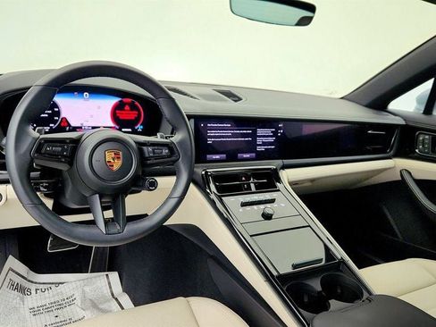 Used 2024 Porsche Panamera image 13