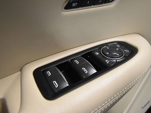 Used 2019 Cadillac XT5 Luxury image 5