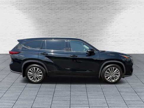 Used 2022 Toyota Highlander Platinum AWD/4WD image 7