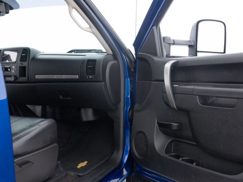 Used 2013 Chevrolet Silverado 2500 LT w/ Interior Plus Package image 32