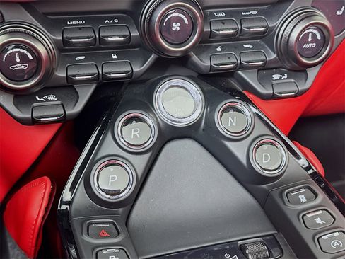 Used 2022 Aston Martin V8 Vantage image 14