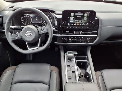 New 2025 Nissan Pathfinder SL image 11