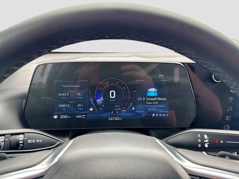 Used 2025 Chevrolet Equinox LT image 28