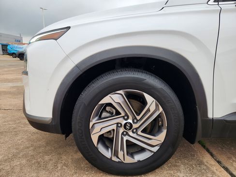 Used 2023 Hyundai Santa Fe SEL FWD image 9