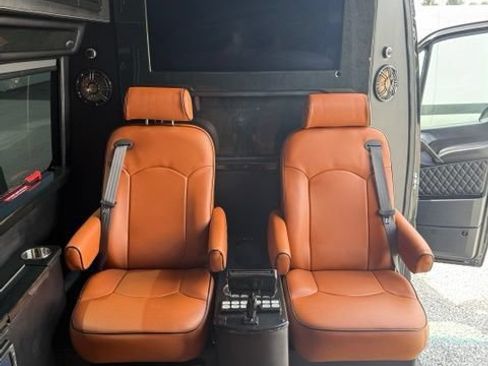 Used 2016 Mercedes-Benz Sprinter 2500 image 11