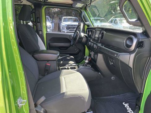 Certified 2019 Jeep Wrangler Unlimited Sport S AWD/4WD image 15