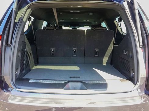 Used 2025 GMC Yukon XL Denali AWD/4WD image 11