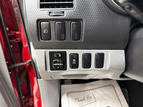 Used 2012 Toyota Tacoma PreRunner image 18