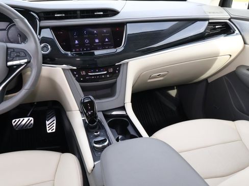 Certified 2023 Cadillac XT6 Premium Luxury image 17