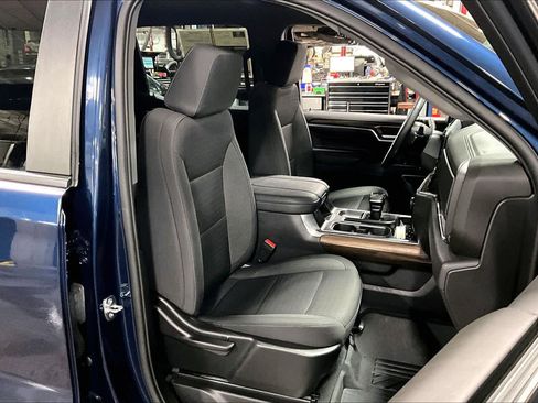 Used 2023 Chevrolet Silverado 1500 LT Trail Boss AWD/4WD image 8