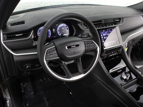 New 2026 Jeep Grand Cherokee Laredo AWD/4WD image 8